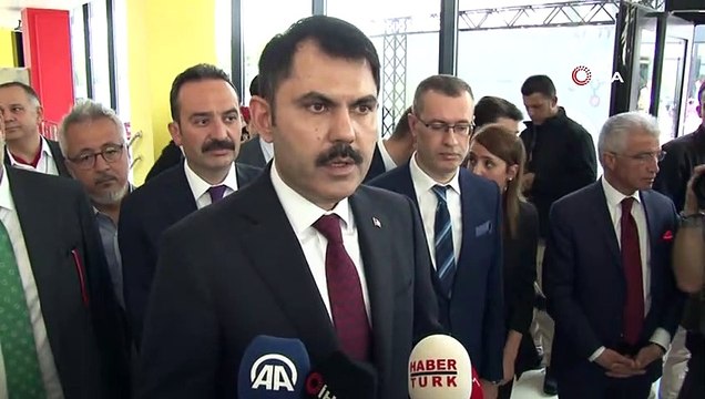 Bakan Kurum:'Etrafındaki 24 binayı boşalttık. Tespitlerimiz devam ediyor. Ruhsatı , iskanı olmayan riskli tüm binaların tespitini yapacağız. O bölgede de yaklaşık 40 bin metrekarelik alanda kentsel dönüşüm projesine gireceğiz'