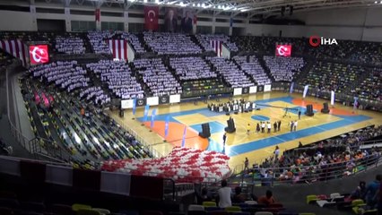 1919 öğrenci ve gençten devasa koro oluşturuldu