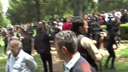 Polisten "Bizi Annelerle Karşı Karşıya Getirmeyin" Uyarısı
