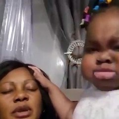 Quand un bébé se prend pour une exorciste. A mourir de rire !