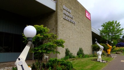 Young Entrepreneurs From UWE And The Design Of Prosthetic Legs!