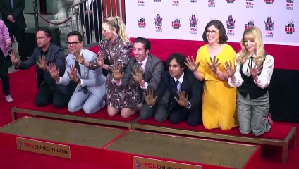 Estrellas de "The Big Bang Theory”dejan sus huellas en Hollywood