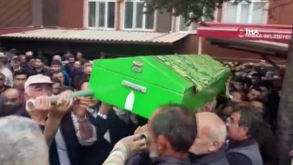 Evinin penceresinden düşerek hayatını kaybeden minik Emir, son yolculuğuna uğurlandı