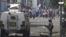 Guaido supporters clash with Venezuelan National Guard in Сaracas