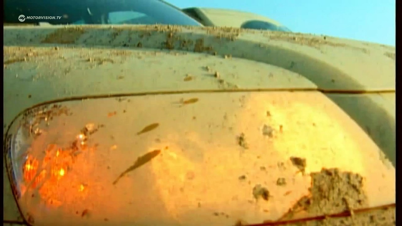 VW Touareg vs Land Rover Discovery