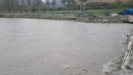 Oltu Çayı'na Düşen Kişi Ölü Bulundu