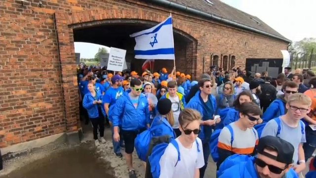 Auschwitz-Birkenau: la marcia dei vivi in ricordo delle vittime dello sterminio nazista