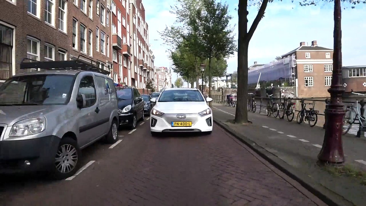 Hyundai IONIQ Car Sharing in Amsterdam