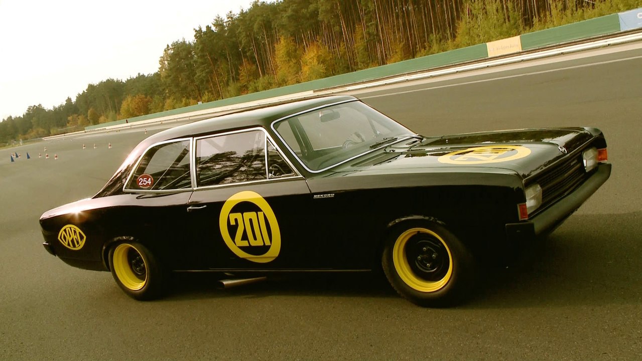 Die Wiedergeburt der schwarzen Witwe. Der Opel Rekord.