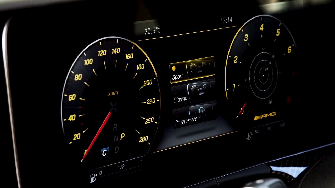 Mercedes-AMG CLS 53 4MATIC+ Trailer