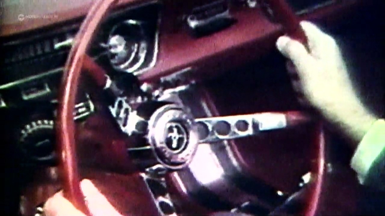 Ford Mustang auf dem Empire State Building