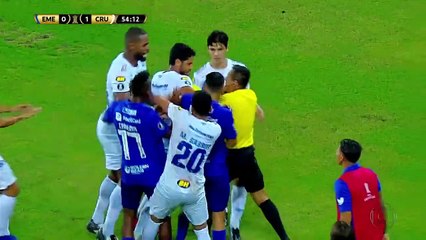 03/04/ 2019:  Cruzeiro vence Emelec e pequeno torcedor ganha presente do técnico Mano Menezes  Globoplay