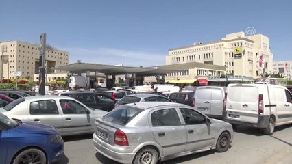 Tunus'ta Akaryakıt Çalışanları Greve Gitti
