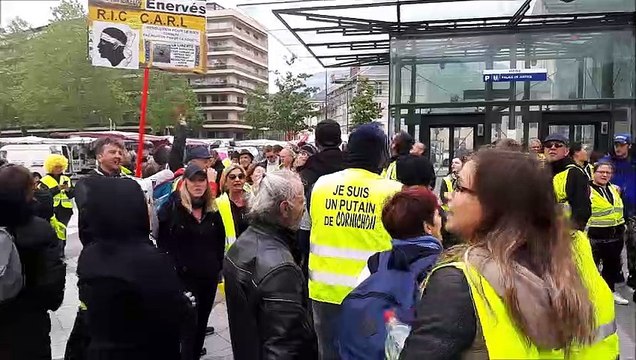 Les Gilets jaunes à Chambéry : Macron on vient te chercher