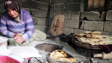 Şemdinli’li kadınların çörek mesaisi - HAKKARİ