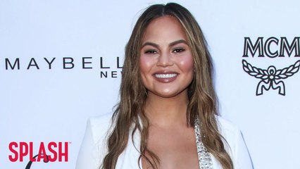 VIDEO: Chrissy Teigen Battles Twitter Trolls With Humor