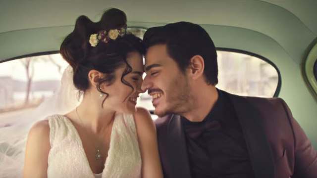 Kim Daha Mutlu Filminin Fragmanını / Videosunu İzleyin – 17 Mayıs’ta Vizyonda!