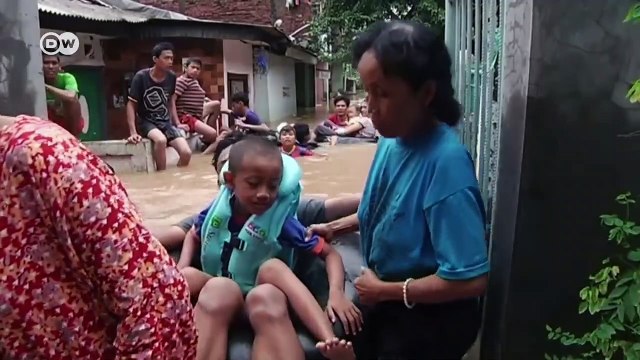 Fleeing climate change - the real environmental disaster (Environment Documentary)