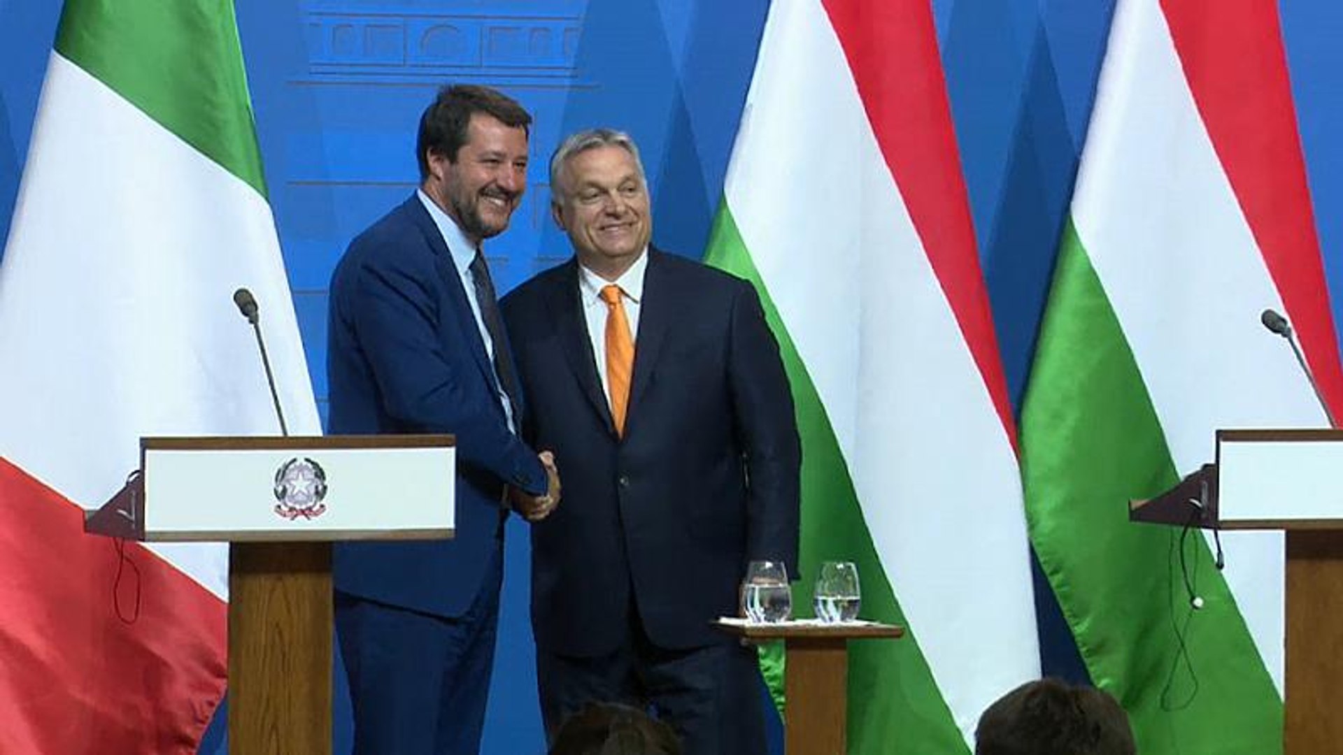 Salvini à conquista de Orbán