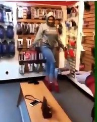 Marifet Topuklu Giymekte Değil Onunla Yürümekte