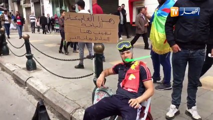 شاهد..مواطن يحتج على طريقته الخاصة.."هاذ العام نصيفو في الحراك"