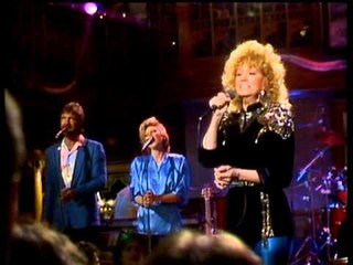 Dottie West - Medley: Crazy / I Fall To Pieces / Sweet Dreams