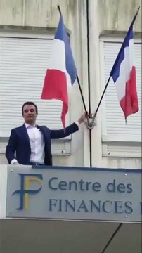 Une enquête a été ouverte contre l'eurodéputé Florian Philippot après qu'il a décroché le drapeau européen sur le bâtiment des Finances publiques de Forbach (Moselle)