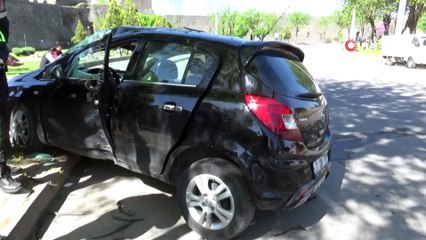 Diyarbakır'da trafik kazası: 1'i ağır, 2 yaralı