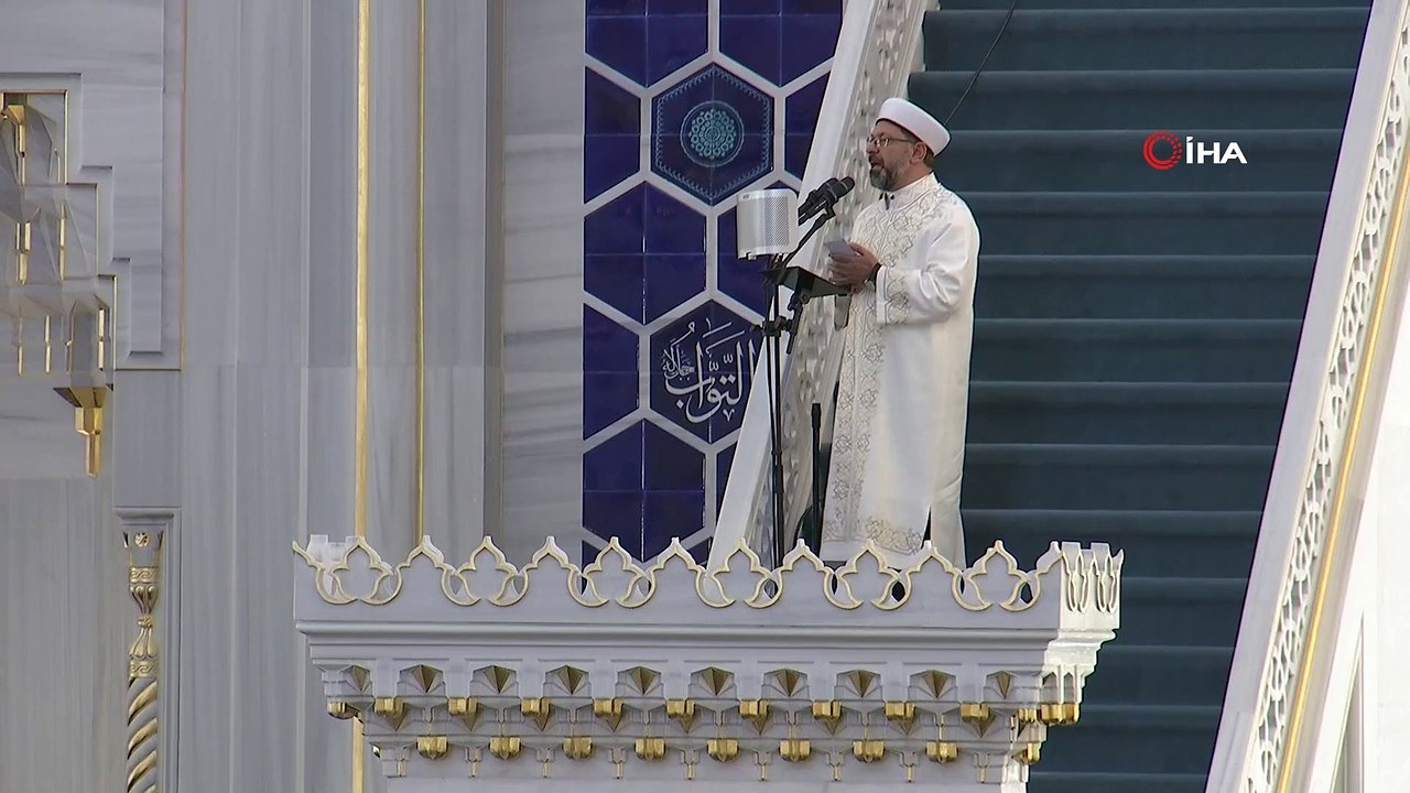 Büyük Çamlıca Camii'nde Cumhurbaşkanı Erdoğan ve binlerce kişi Cuma namazı kıldı