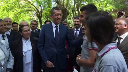Milli Eğitim Bakanı Ziya Selçuk Diyarbakır'da