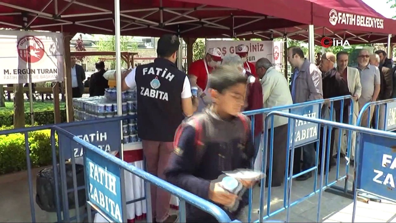 Fatih Sultan Mehmet vefatının 538'inci yılında kabri başında anıldı