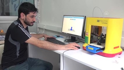 El Hareketiyle Kontrol Edilebilen Mini "Robot Araç" Tasarladılar