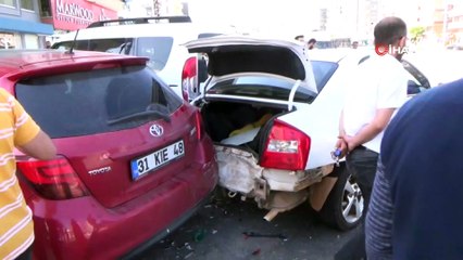 Kırmızı ışıkta geçip kaza yaptı, 'Kırmızı ışığı sonradan fark ettim, yol da sakindi' dedi
