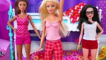 Barbie doll hair style and make up in pink bathroom by Play Toys !