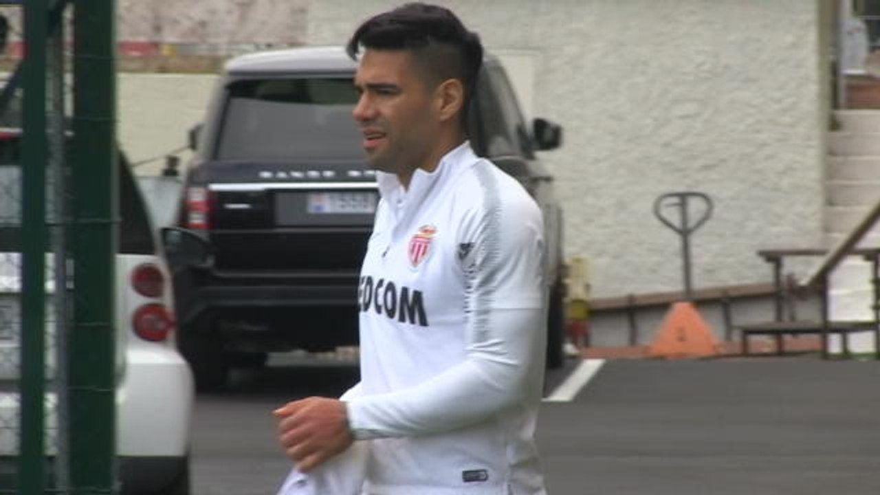 35e j. - Jardim salue l'attitude de Falcao