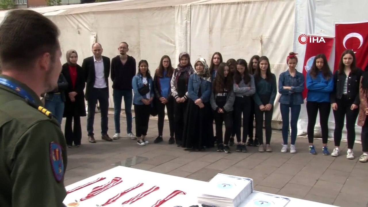 Öğrenciler, model uçak yarışmasında hünerlerini sergiledi