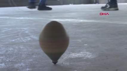 Adıyaman Topaç Çevirme Yarışmasında Öğrenciler Kıyasıya Yarıştı