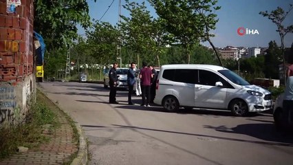 Sancaktepe'de polis kaçan şüphelinin aracına atladı