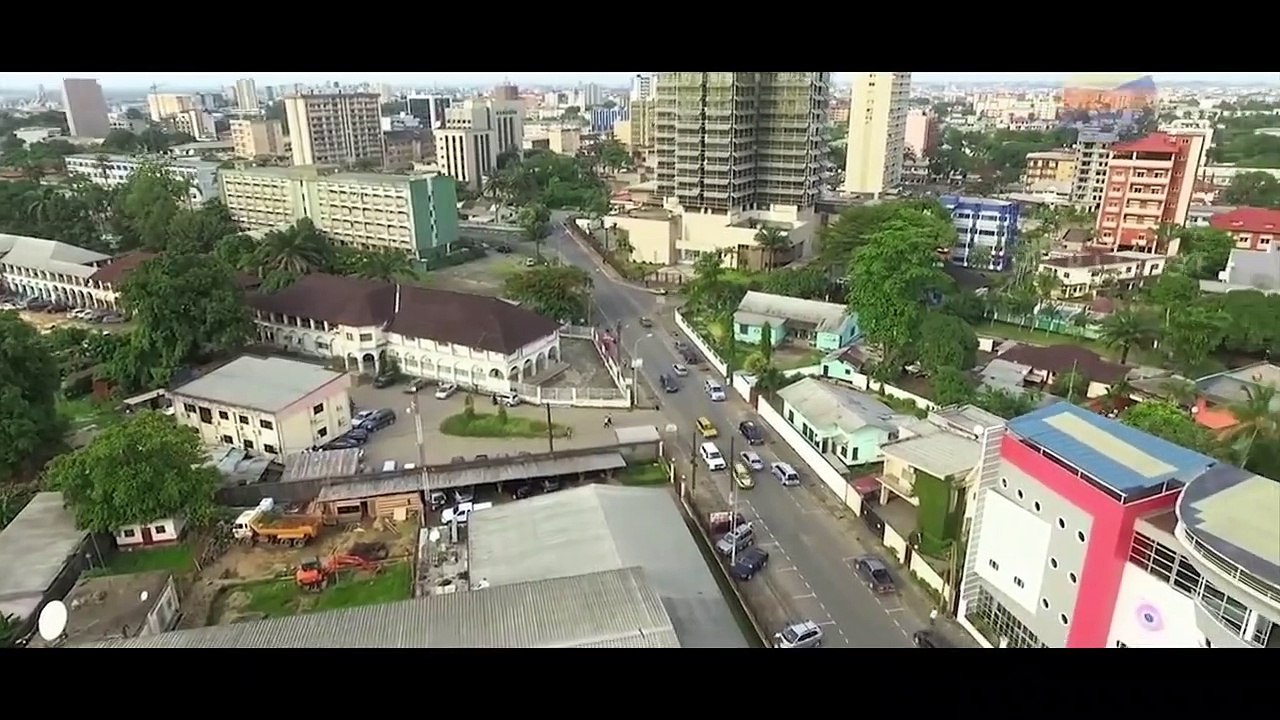 LES  AUTOROUTES DE  DOUALA