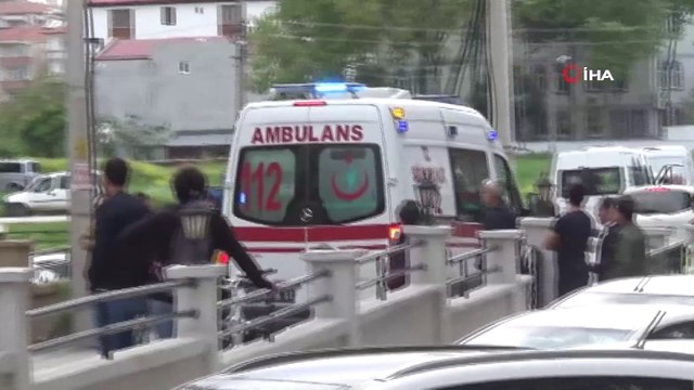 6 katlı apartmanın çatısı alev alev yandı, 8 kişi dumandan etkilendi