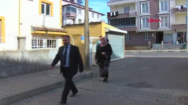 Bingöl Baba ve Kızı Aynı Üniversiteden Mezun Oldu