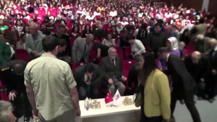 İlber Ortaylı'ya Bilecik'te yoğun ilgi