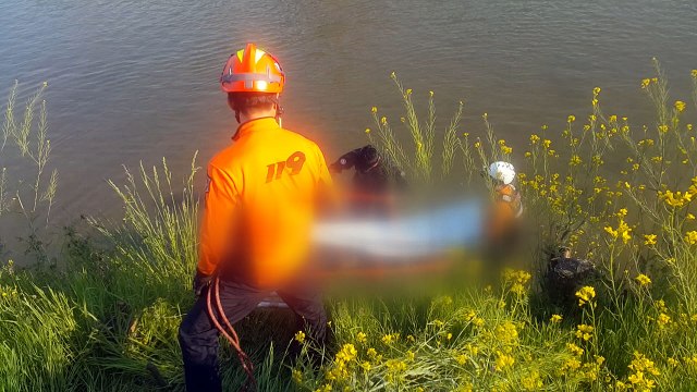 농수로에서 70대 숨진 채 발견...실족 추정 / YTN