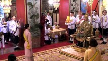 - Tayland Kralına Törenle Taç Giydirildi- Taç Giyme Töreni 3 Gün Sürecek