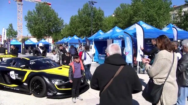 Roadshow à Salon : les images du village et des animations place Morgan