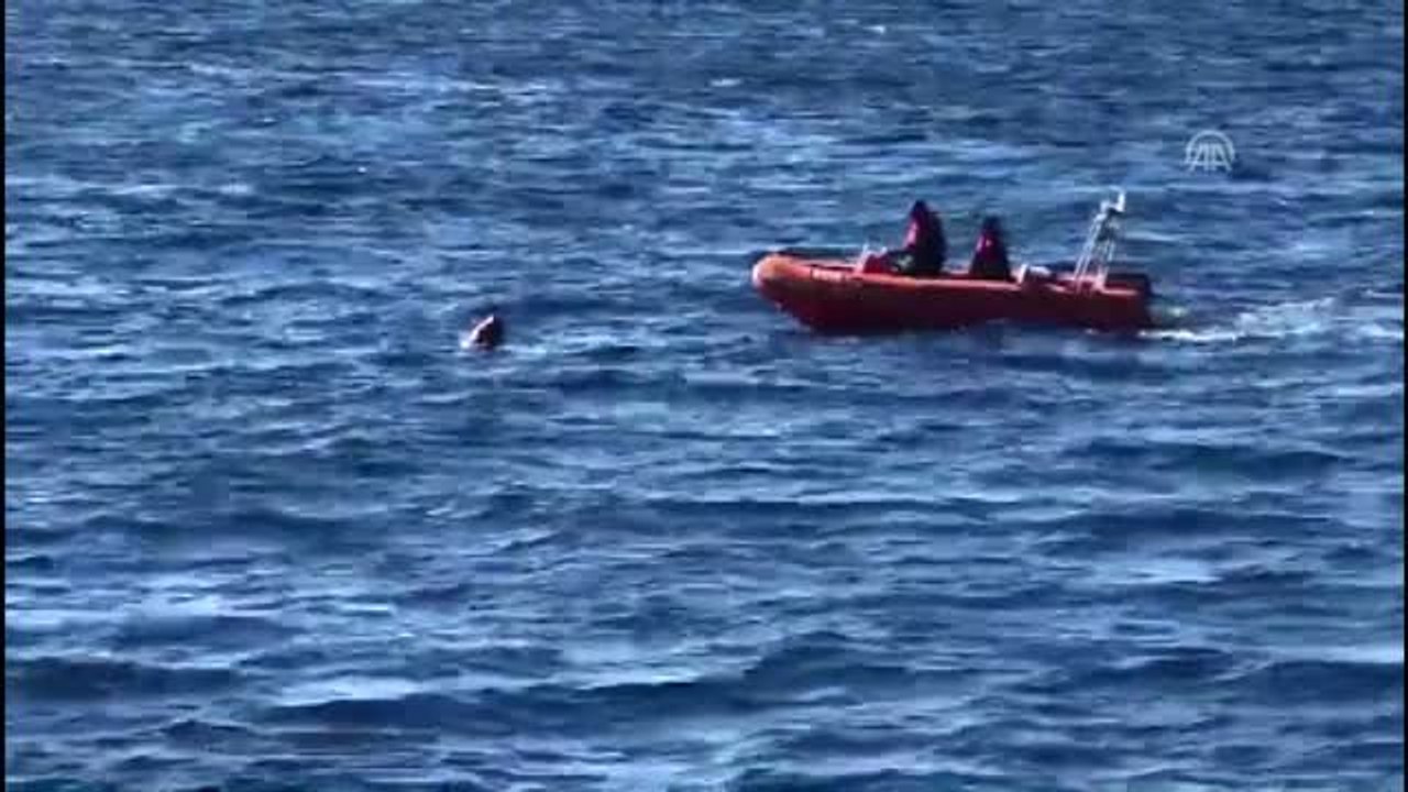 Yüzerek Yunanistan Adasına Kaçmaya Çalışırken Yakalandı