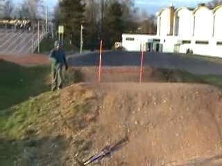 Chutte Maxime au bmx