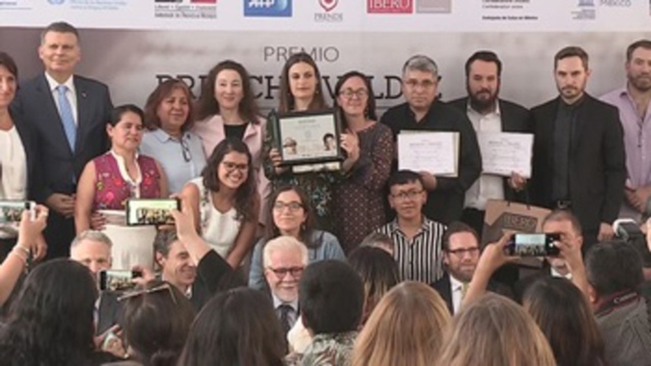 Investigación sobre fosas clandestinas gana premio Breach/Valdez en México