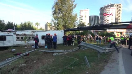 Adana'da Yolcu Otobüsü Devrildi 2 Ölü, 29 Yaralı