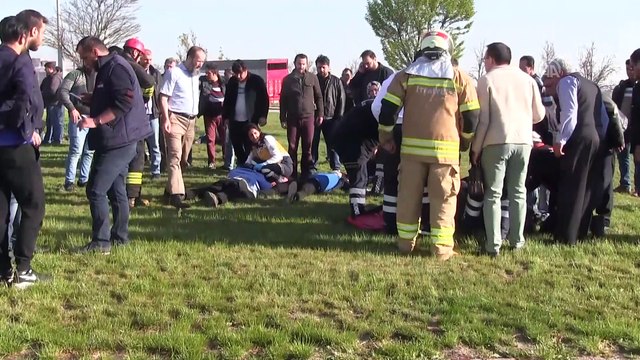 İşçi servisi tırla çarpıştı: 1 ölü, 24 yaralı - KONYA